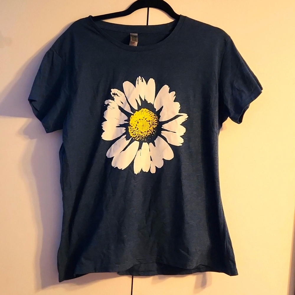 XL blue sunflower t-shirt